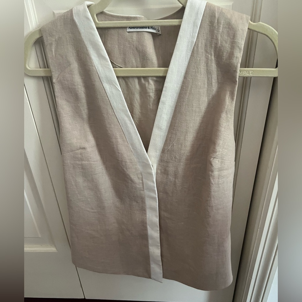 Abercrombie & Fitch Linen-Blend Vest